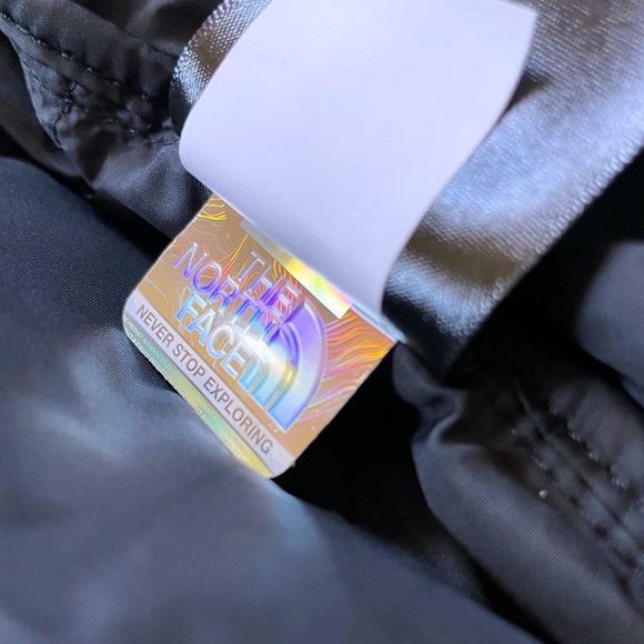 The North Face Women’s 1996 Retro Nuptse Black Jacket - Picture 10 of 10